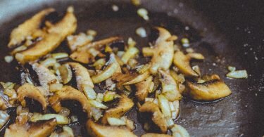 Lodge L8SK3 Skillet Review